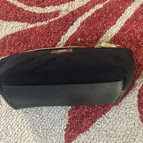 Cosmetic bag - Picture 3 of 5